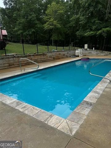 240 W Miles Road, Carrollton, GA 30116