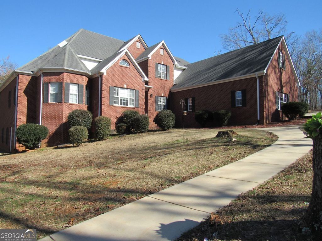 240 W Miles Road, Carrollton, GA 30116