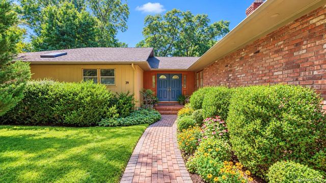 39 Daly Court, Riverhead, NY 11901