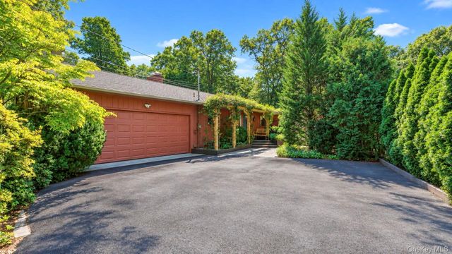 39 Daly Court, Riverhead, NY 11901