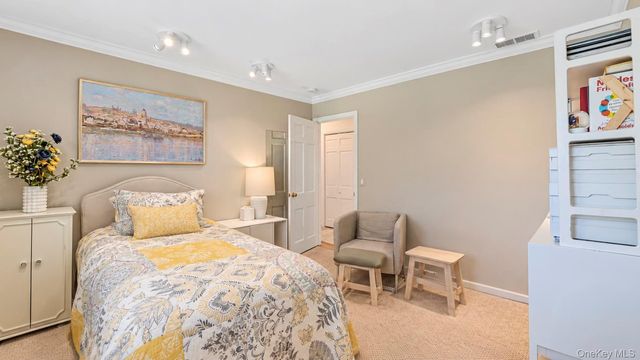 39 Daly Court, Riverhead, NY 11901