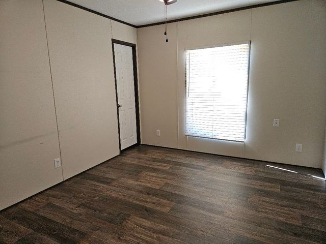 482 McDonald LN W, Cedar Creek, TX 78612