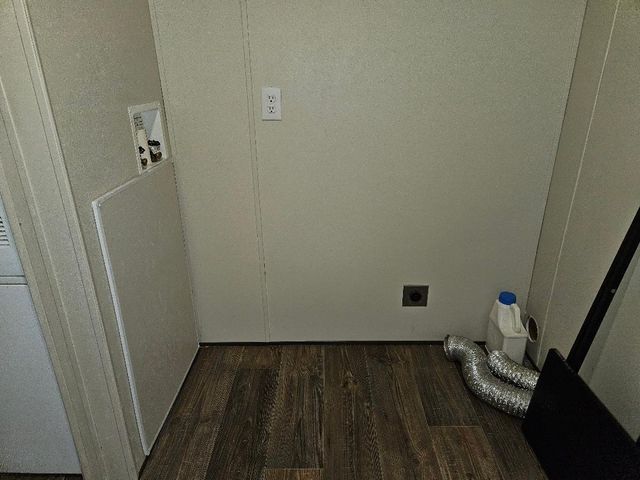 482 McDonald LN W, Cedar Creek, TX 78612