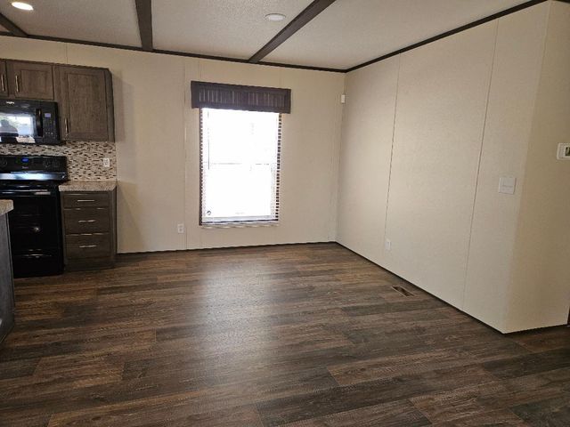 482 McDonald LN W, Cedar Creek, TX 78612