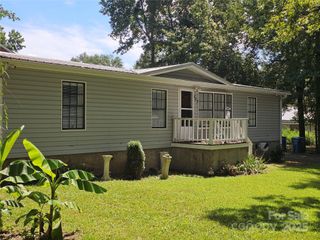 403 27th Street Place SW, Hickory, NC 28602