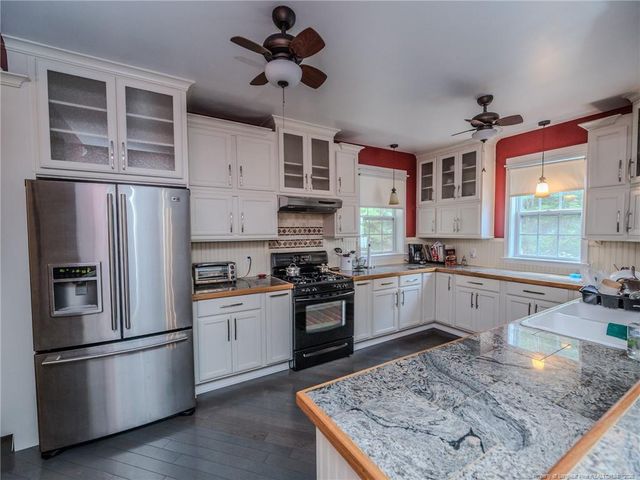 212 E Third Avenue, Red Springs, NC 28377