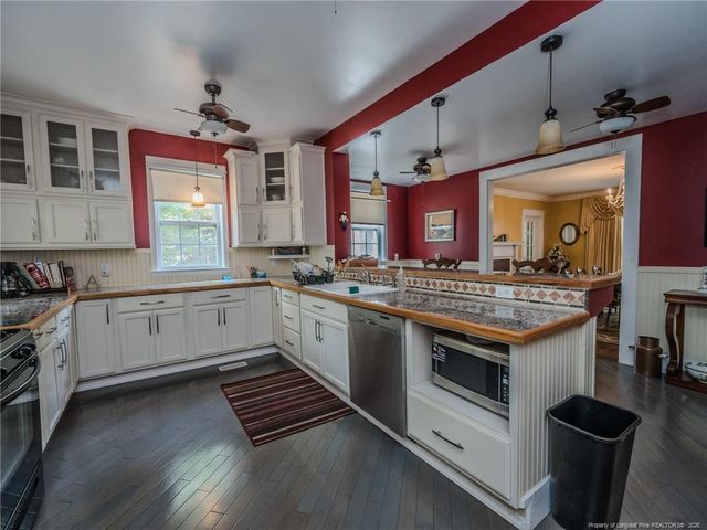 212 E Third Avenue, Red Springs, NC 28377
