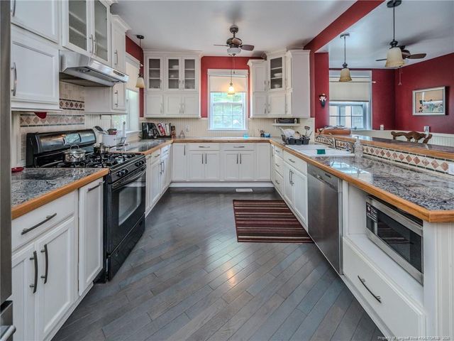 212 E Third Avenue, Red Springs, NC 28377