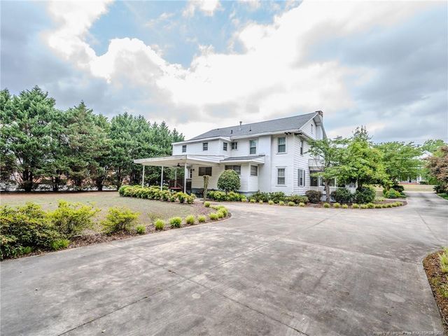 212 E Third Avenue, Red Springs, NC 28377