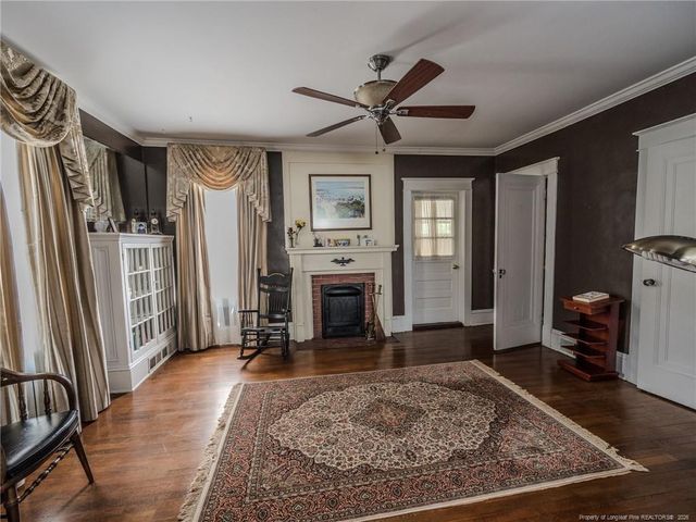 212 E Third Avenue, Red Springs, NC 28377