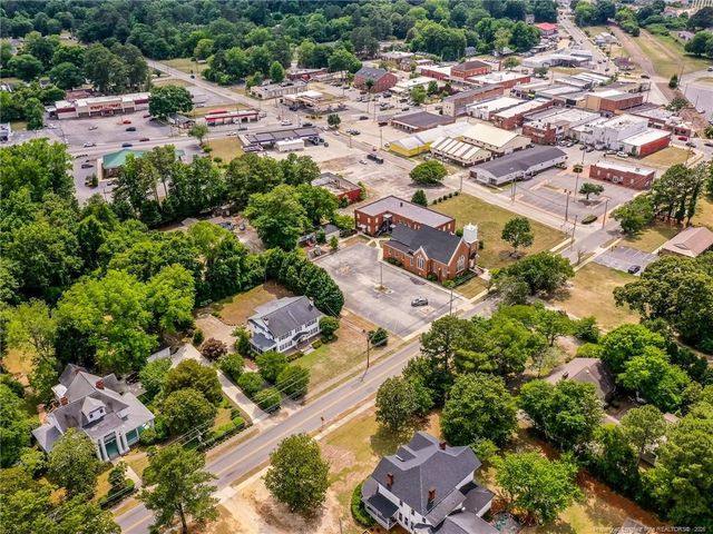 212 E Third Avenue, Red Springs, NC 28377