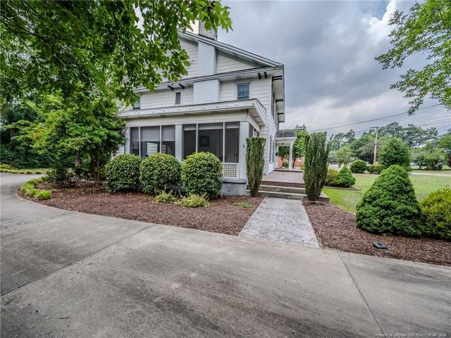 212 E Third Avenue, Red Springs, NC 28377