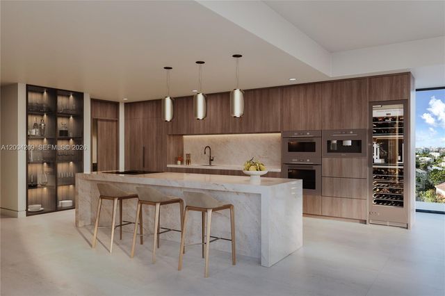 1125 97th St PH601, Bay Harbor Islands, FL 33154