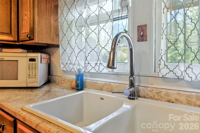 6507 S 226 Highway, Spruce Pine, NC 28777