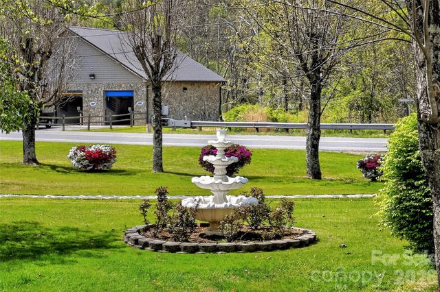 6507 S 226 Highway, Spruce Pine, NC 28777