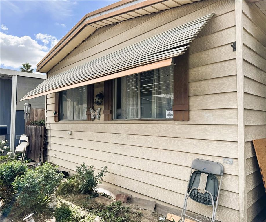 Image 2 of property listing at 16600 Orange Avenue 77, Paramount, CA 90723