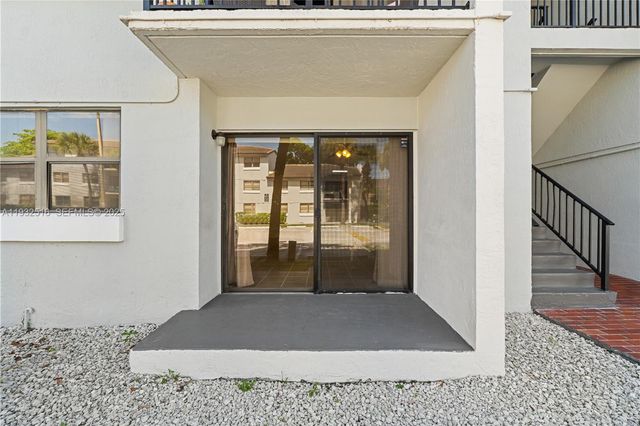 7200 NW 179th St 105, Hialeah, FL 33015