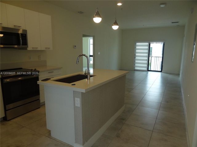 4670 NW 84th Ave 44, Doral, FL 33166