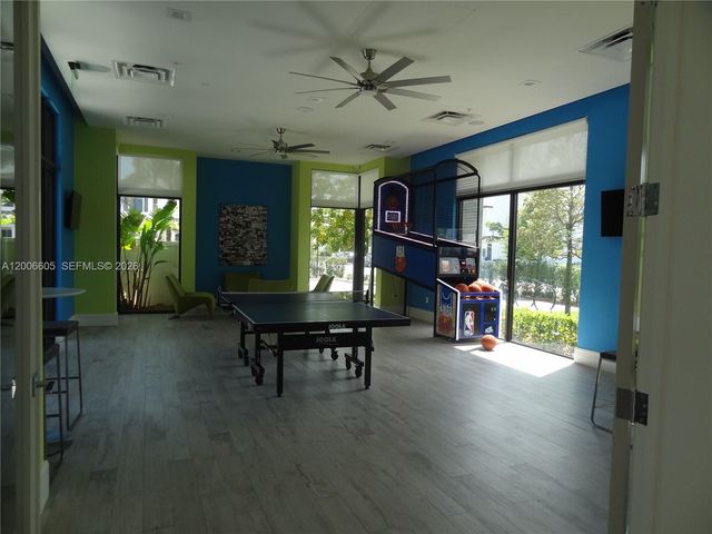 4670 NW 84th Ave 44, Doral, FL 33166