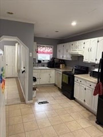 57 Bodwell St, Lawrence, MA 01841