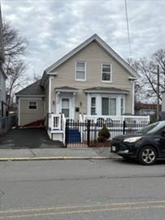 57 Bodwell St, Lawrence, MA 01841