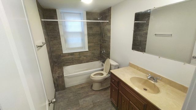 109 N Center Street G, Joliet, IL 60435