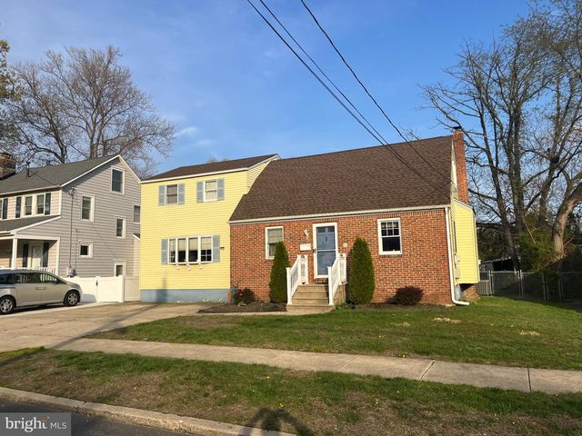 13 PARK DR, Bellmawr, NJ 08031