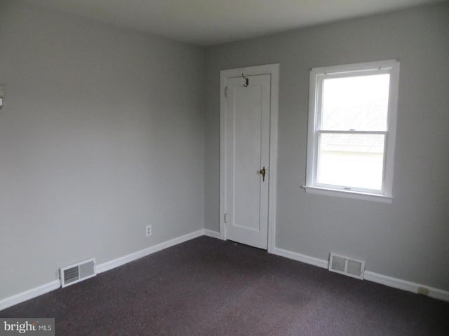 13 PARK DR, Bellmawr, NJ 08031