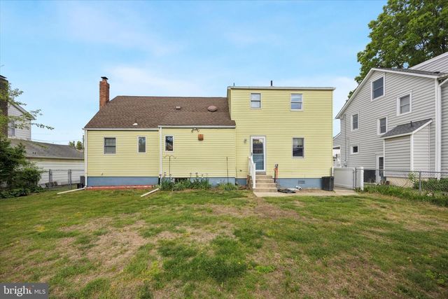 13 PARK DR, Bellmawr, NJ 08031