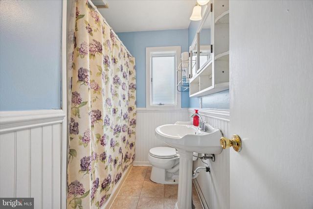 13 PARK DR, Bellmawr, NJ 08031