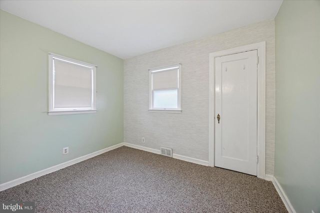 13 PARK DR, Bellmawr, NJ 08031