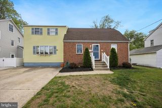 13 PARK DR, Bellmawr, NJ 08031
