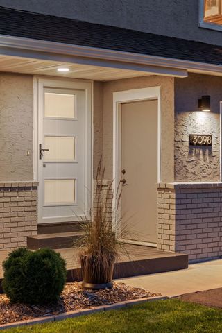 3098 Victoria Street N, Roseville, MN 55113