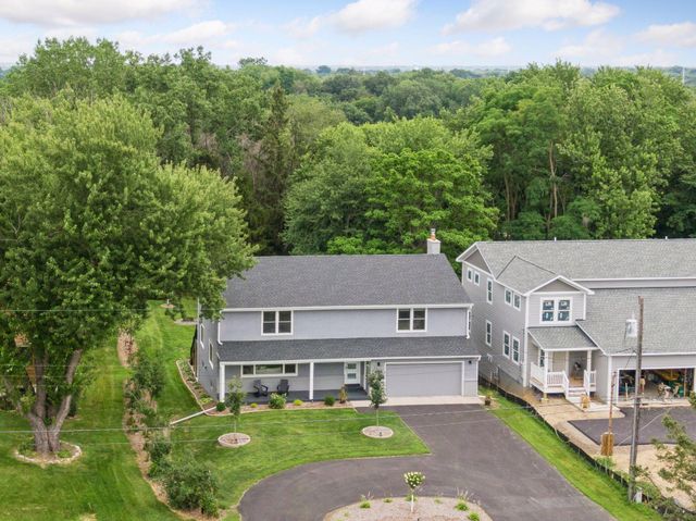 3098 Victoria Street N, Roseville, MN 55113