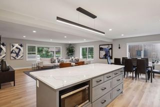 3098 Victoria Street N, Roseville, MN 55113