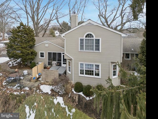 125 ORCHARD AVE, Hightstown, NJ 08520