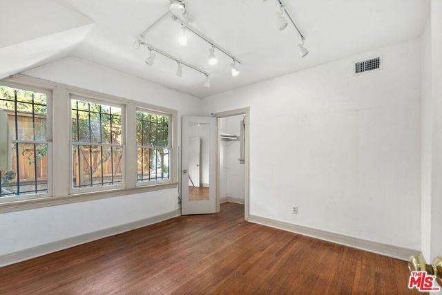 3680 Colonial Avenue, Los Angeles, CA 90066