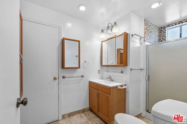 3680 Colonial Avenue, Los Angeles, CA 90066