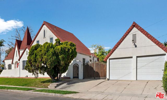 3680 Colonial Avenue, Los Angeles, CA 90066