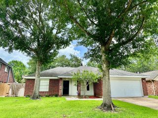 4811 Clover Lane, Pearland, TX 77584