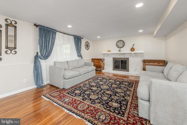 42 REGENT RD, Cherry Hill, NJ 08003