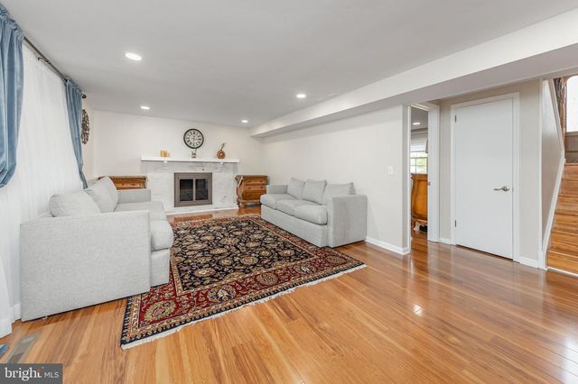 42 REGENT RD, Cherry Hill, NJ 08003