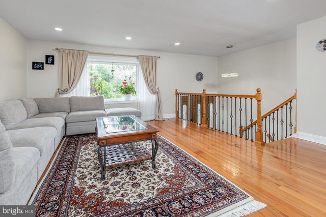 42 REGENT RD, Cherry Hill, NJ 08003