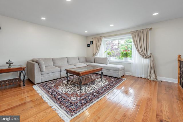42 REGENT RD, Cherry Hill, NJ 08003