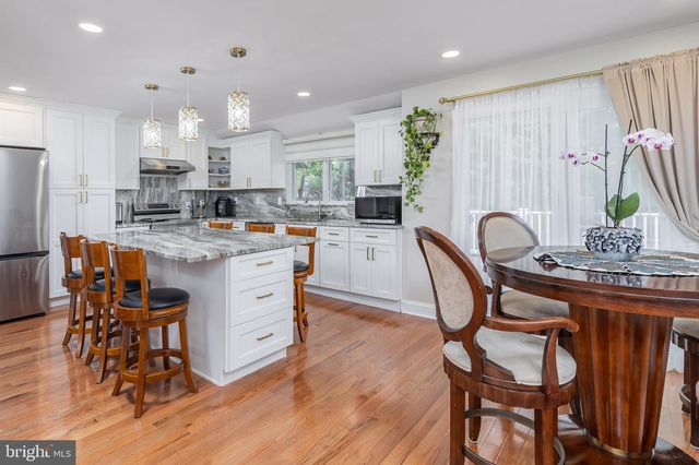 42 REGENT RD, Cherry Hill, NJ 08003