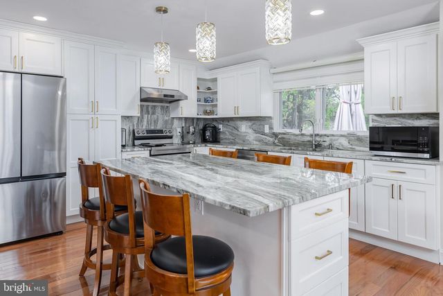 42 REGENT RD, Cherry Hill, NJ 08003