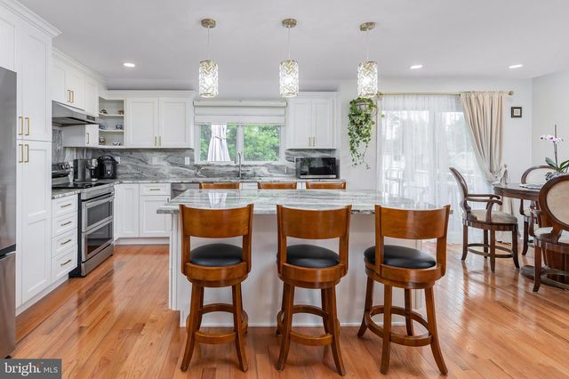 42 REGENT RD, Cherry Hill, NJ 08003