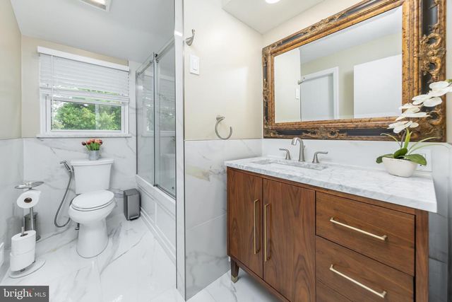 42 REGENT RD, Cherry Hill, NJ 08003