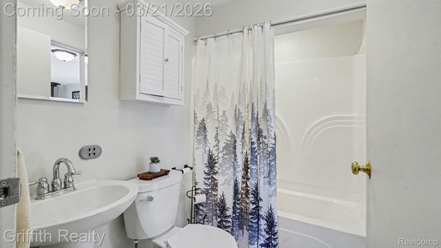 3576 Central Street, Dexter, MI 48130