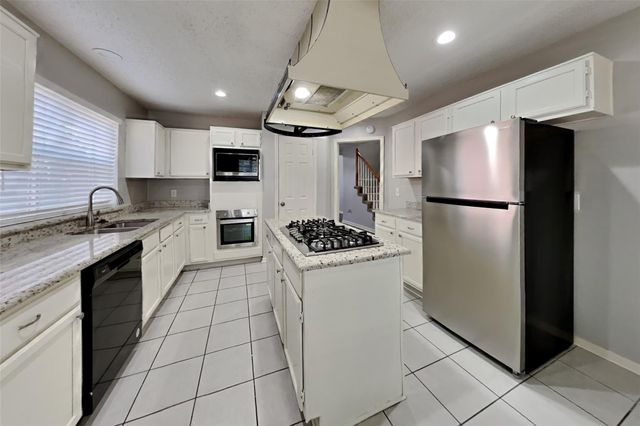 8823 Stoney Bend Drive, Spring, TX 77379